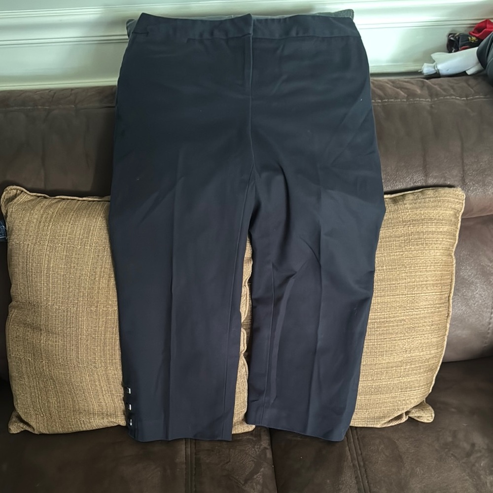 Rafaela | Black Cropped Curv Pants with Laced Detail at the bottom Size 6